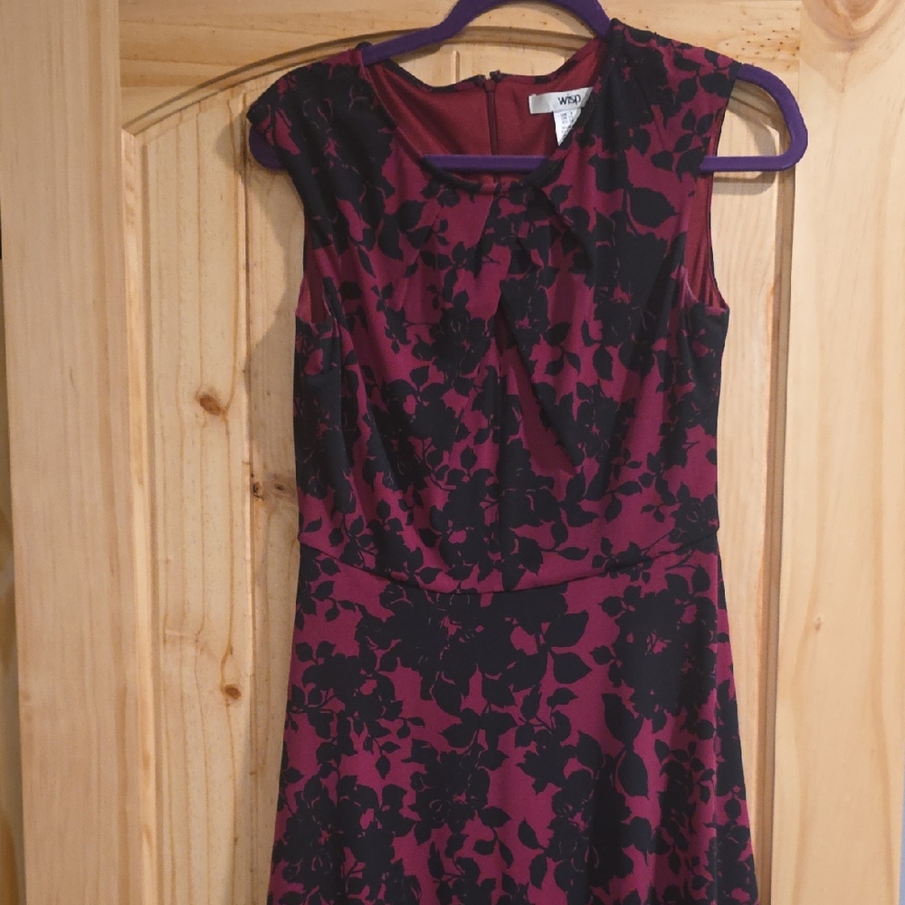Elegant Floral Midi Dress in Burgundy and Black